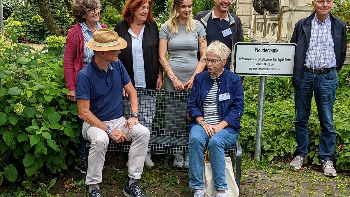 Eröffnung der "Plauderbank" mit Bürgermeister Frank Stein
